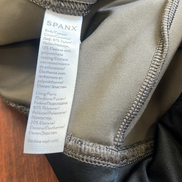 Spanx Faux Leather Moto Leggings gray medium - Picture 10 of 11